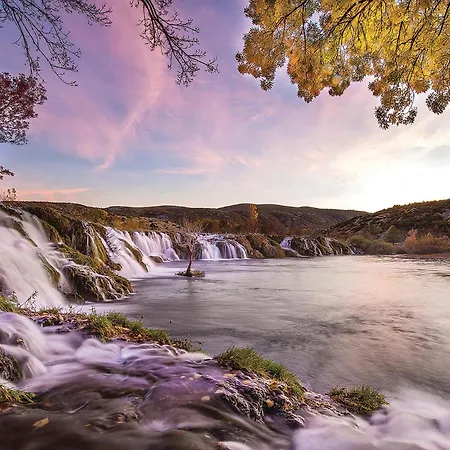 Apartment Lovely In Karin Gornji Gornji Karin