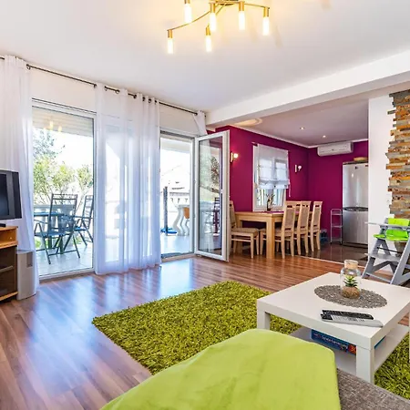 Gorgeous In Karin Gornji With Wifi Appartamento *