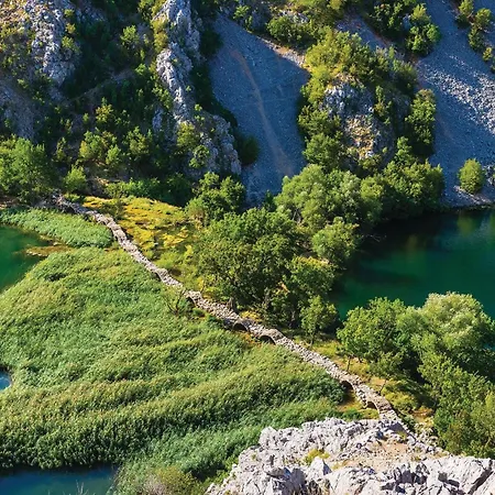 Appartamento Gorgeous In Karin Gornji With Wifi