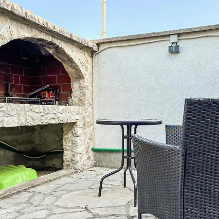 Appartement In Karin Gornji With Swimming Pool Gornji Karin